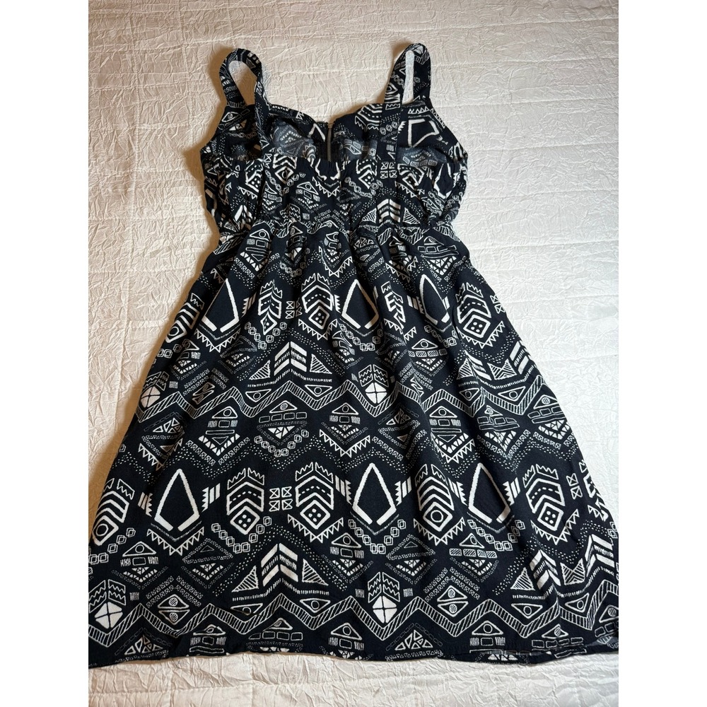 Bongo Womens Black White Geometric Tribal Print Zipper Front Sun Dress Medium